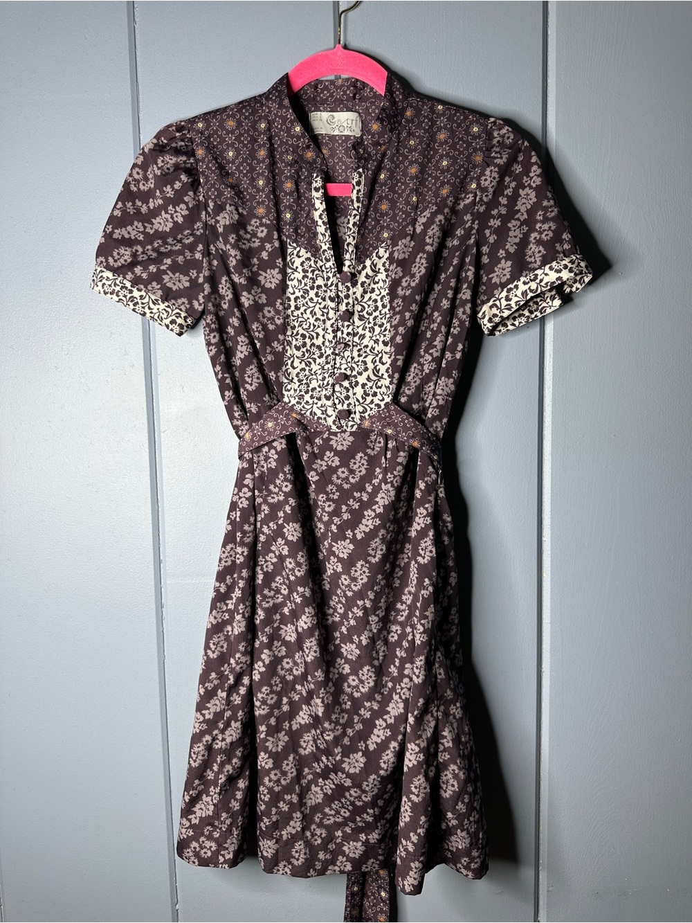 Vintage-Inspired Dark Purple Floral Dress with Contrast Yoke with tie. Tunisian